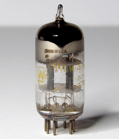 12AT7 vacuum tube