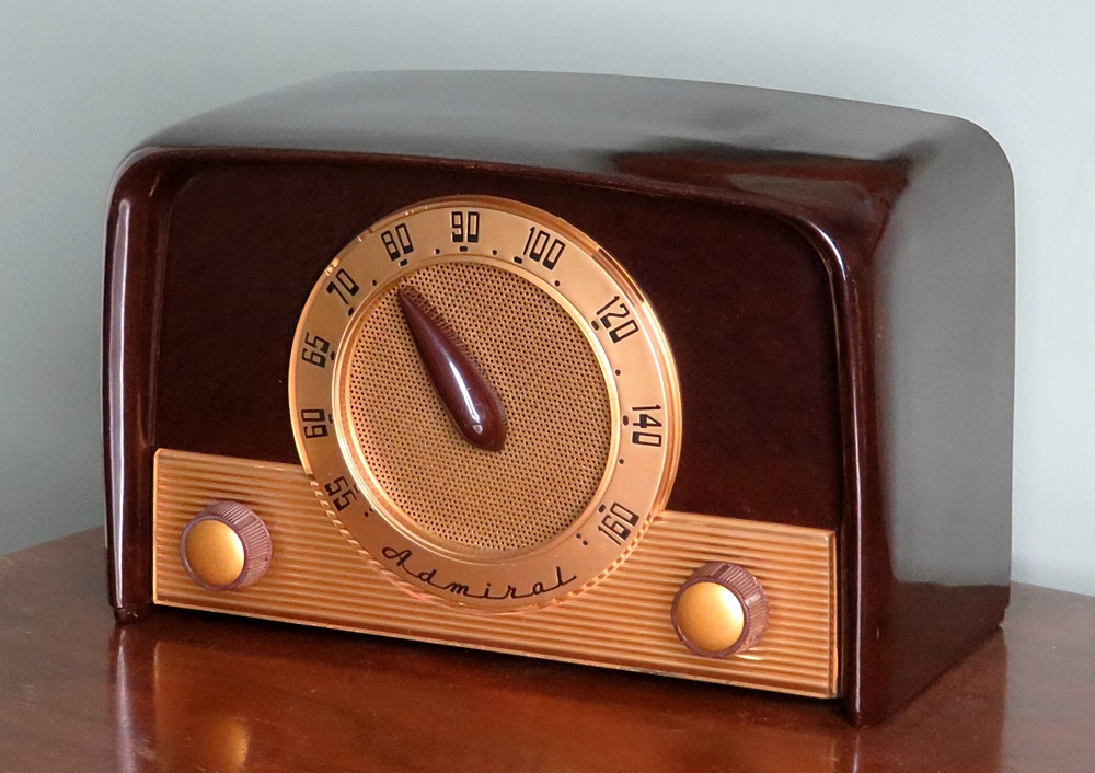 1951 Admiral Table Radio