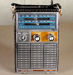  "Royaltone" transistor radio