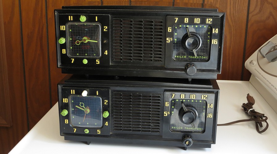 1954 Philco clock radio